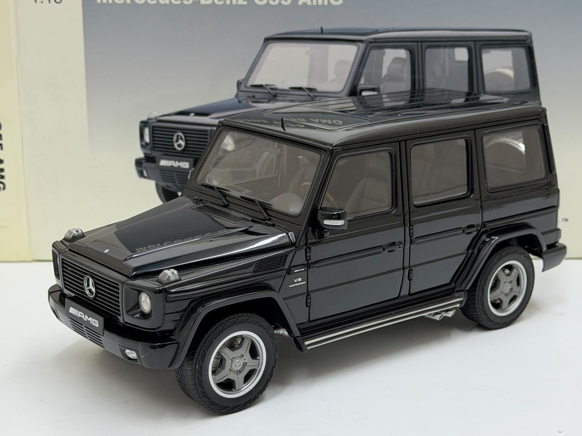 1/18 AUTOART MERCEDES BENZ G55 AMG KOMPRESSOR 2009 - 76246