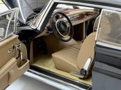 1/18 AUTOART MERCEDES-BENZ 280SE COUPE 1968 - 76286