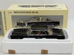 1/18 AUTOART MERCEDES-BENZ 280SE COUPE 1968 - 76286