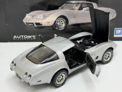 1/18 AUTOART - CHEVROLET - CORVETTE COUPE 1978 - 71121