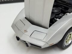 1/18 AUTOART - CHEVROLET - CORVETTE COUPE 1978 - 71121