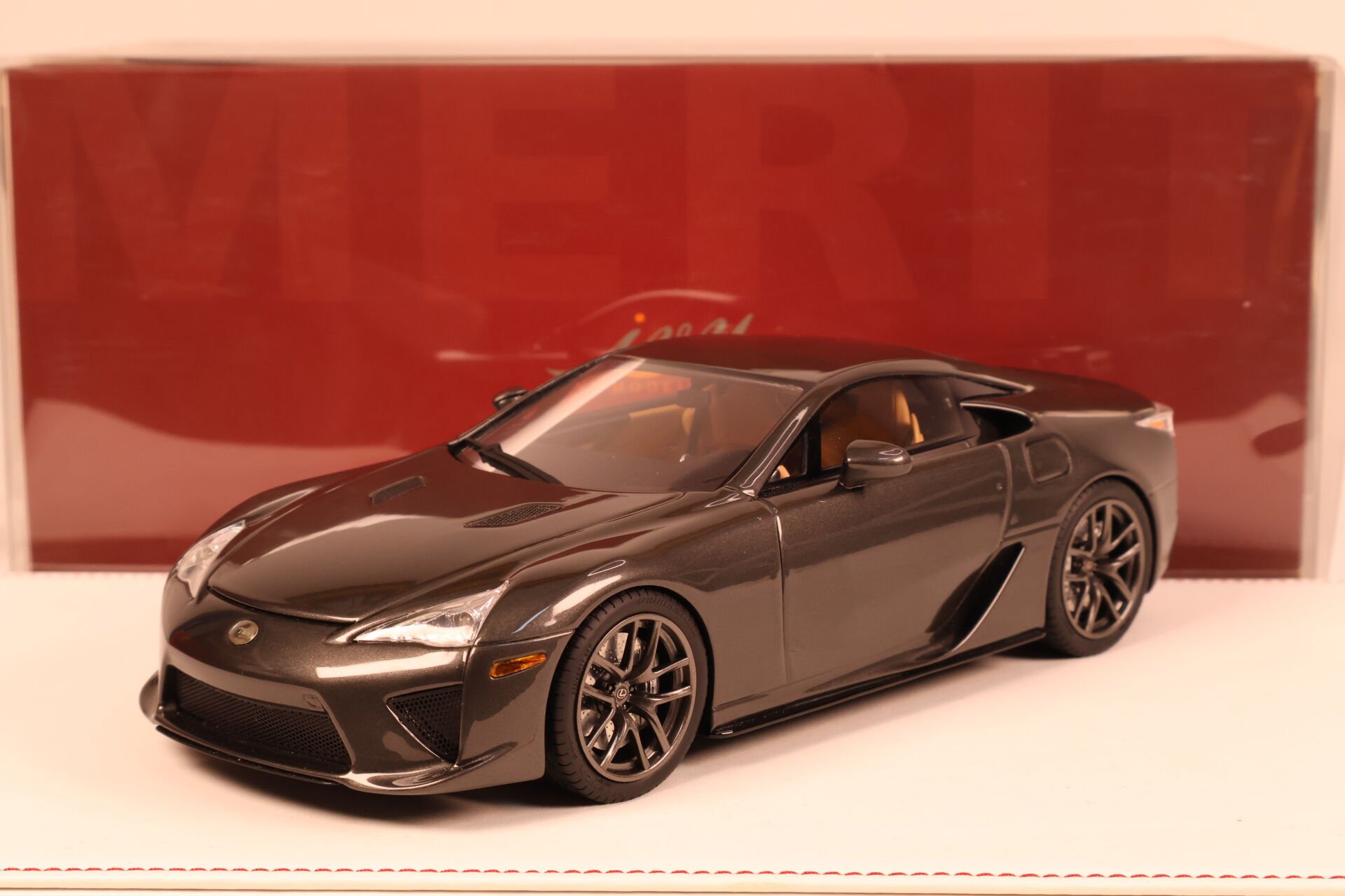 1/18 IVY MERIT - LEXUS LFA 2012