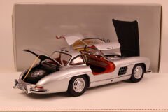 1/18 MINICHAMPS - MERCEDES BENZ - 300SL COUPE GULLWING (W198) 1955