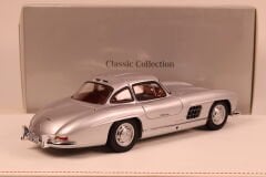 1/18 MINICHAMPS - MERCEDES BENZ - 300SL COUPE GULLWING (W198) 1955