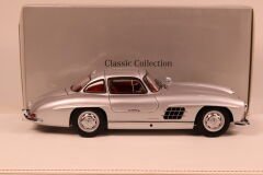 1/18 MINICHAMPS - MERCEDES BENZ - 300SL COUPE GULLWING (W198) 1955