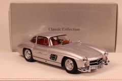 1/18 MINICHAMPS - MERCEDES BENZ - 300SL COUPE GULLWING (W198) 1955