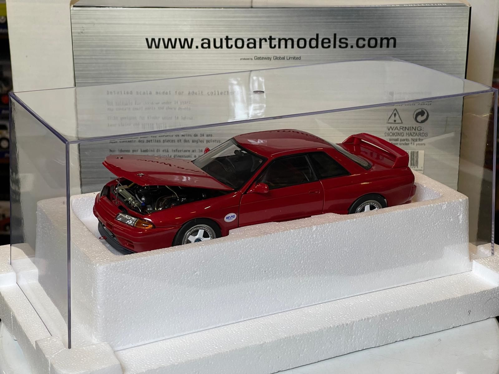 AUTOART - NİSSAN SKYLİNE GT-R (R32) GROUP A RACİNG 2006 NİSMO FESTİVAL  WİTH DİSPLAY CASE