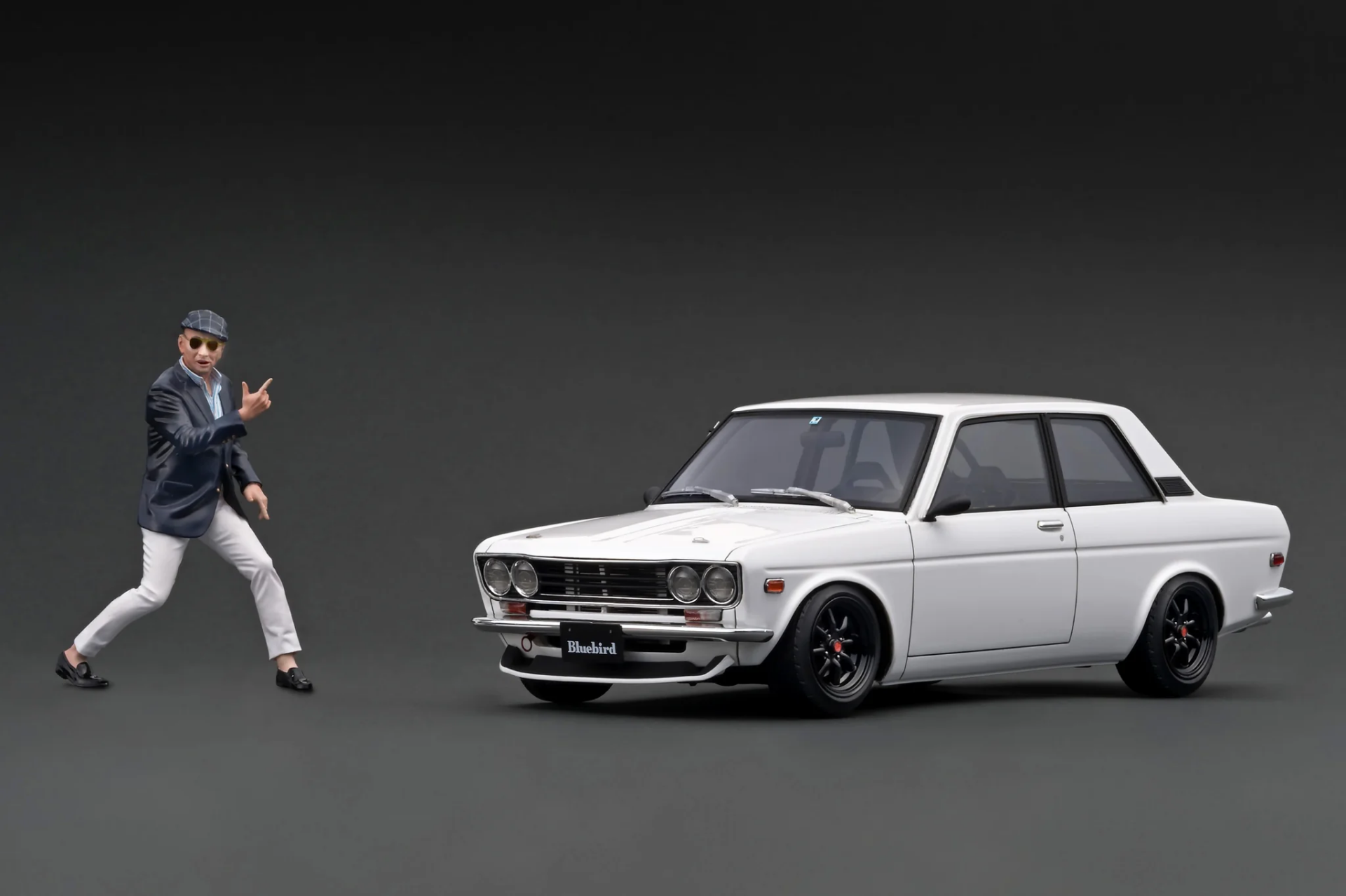 1/18 Ignition Model Datsun Bluebird (510) White With Mr.Yokoyama - IG3303