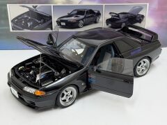 1/18 AUTOART Nissan Skyline GT-R R32 V-Spec II Initial D Legend 2 - 77419
