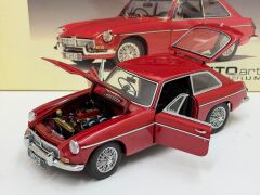 1/18 AutoArt MGB GT Coupe MK II 69 - 76601