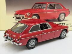 1/18 AutoArt MGB GT Coupe MK II 69 - 76601