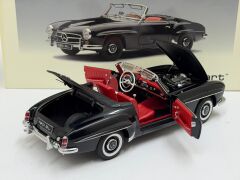 1/18 AUTOART Mercedes Benz 190SL (black) - 76118