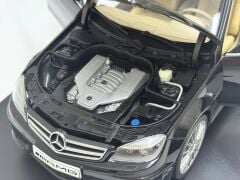 1/18 AUTOART - MERCEDES BENZ - C-CLASS C63 AMG 2008 CON SEDILI IN PELLE - WITH LEATHER SEATS - 76268