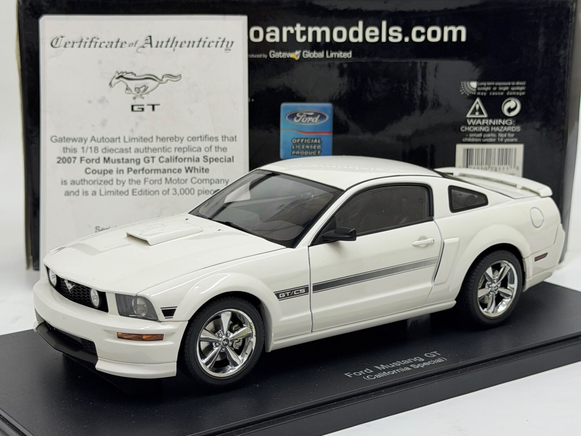 1/18 AUTOART Ford Mustang GT Coupe 2007 California Special - 73111