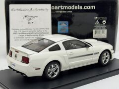1/18 AUTOART Ford Mustang GT Coupe 2007 California Special - 73111