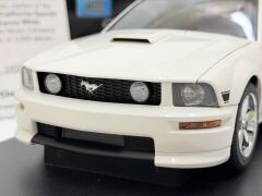 1/18 AUTOART Ford Mustang GT Coupe 2007 California Special - 73111
