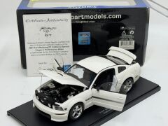 1/18 AUTOART Ford Mustang GT Coupe 2007 California Special - 73111