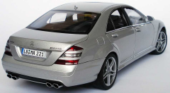 1/18 AUTOart Mercedes-Benz S 63 AMG (W221)  - B66962381
