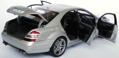 1/18 AUTOart Mercedes-Benz S 63 AMG (W221)  - B66962381