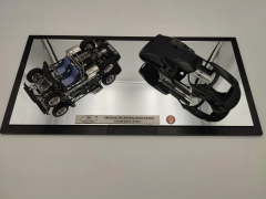 1/18 CMC - FERRARI - 250LM CAR BODY + ROLLING CHASSIS 1963 - CON VETRINA - WITH SHOWCASE