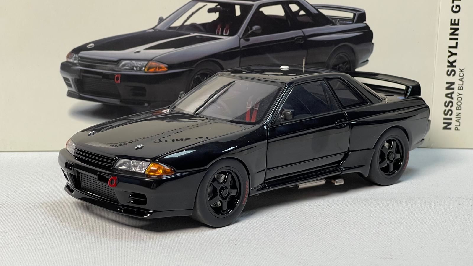 AUTOART - NISSAN - SKYLINE GT-R (R32) N 0 AUSTRALIAN BATHURST RACE PLAIN COLOR VERSION 1992