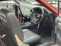 1/18 AUTOart Aston Martin V8 Vantage 1985 Suffolk Red - 70222
