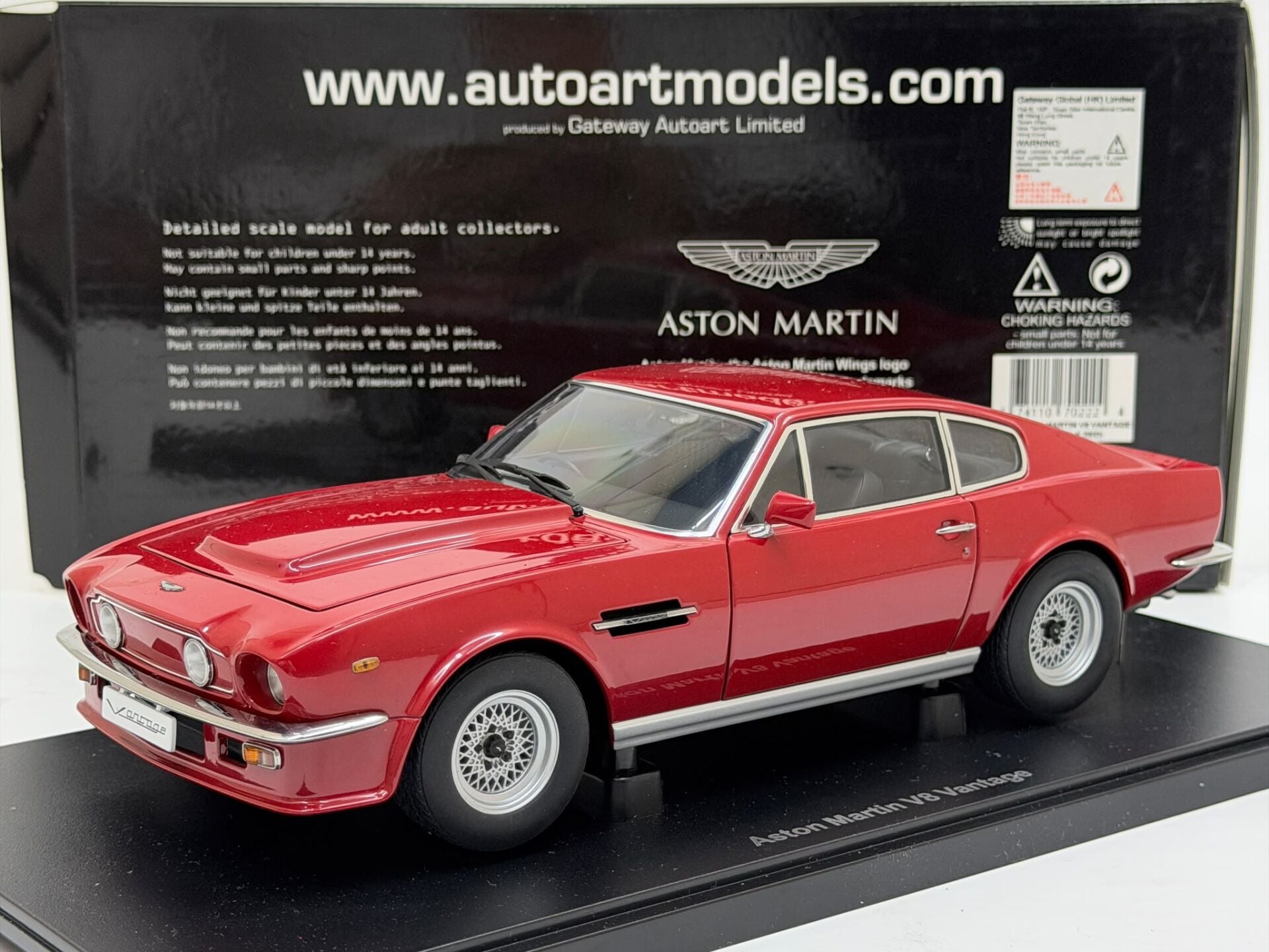 1/18 AUTOart Aston Martin V8 Vantage 1985 Suffolk Red - 70222