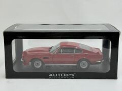 1/18 AUTOart Aston Martin V8 Vantage 1985 Suffolk Red - 70222