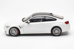 1/18  Paragon BMW M4 F82 Coupe Frozen Brilliant White - PA-97101