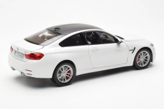 1/18  Paragon BMW M4 F82 Coupe Frozen Brilliant White - PA-97101