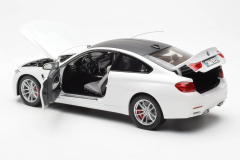 1/18  Paragon BMW M4 F82 Coupe Frozen Brilliant White - PA-97101