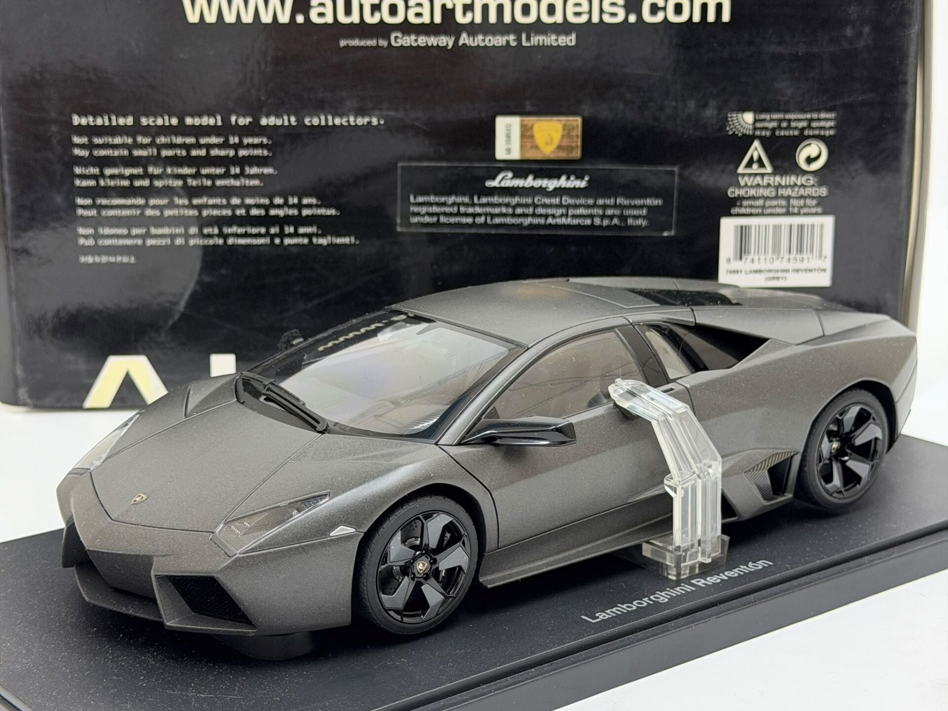 1/18 AUTOart Lamborghini Reventon Grey - 74591