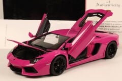 1/18 AUTOART - LAMBORGHINI - AVENTADOR LP700-4 2011