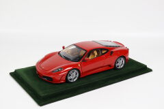 LYRD BOX 1:18 ÖLÇEK BRITISH RACING GREEN ALCANTARA SERGİLEME STANDI – (OLIVE DİKİŞ) LY122