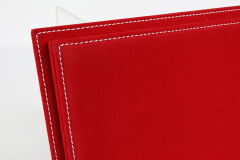 LYRD BOX 1:18 ÖLÇEK ROSSO CORSA ALCANTARA SERGİLEME STANDI – (BEYAZ DİKİŞ) LY123