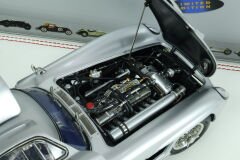 1/18 CMC - MERCEDES BENZ - 300 SLR UHLENHAUT COUPE 1955