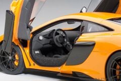 AUTOART - McLAREN - 675LT 2015