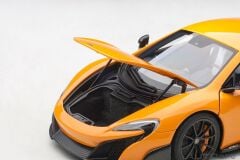 AUTOART - McLAREN - 675LT 2015