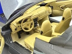 1/18 AUTOart Porsche 911 Carrera Cabriolet 996.2 - 77856
