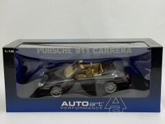 1/18 AUTOart Porsche 911 Carrera Cabriolet 996.2 - 77856