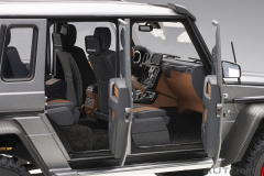 1/18 AUTOART - MERCEDES BENZ - G-CLASS G63 V8 AMG 6X6 2013