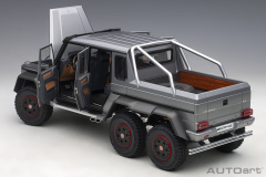 1/18 AUTOART - MERCEDES BENZ - G-CLASS G63 V8 AMG 6X6 2013