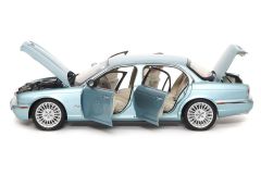 ALMOST-REAL - JAGUAR - XJ6 (X350) 2003