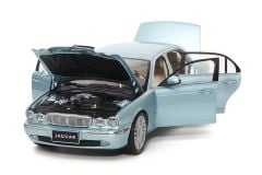 ALMOST-REAL - JAGUAR - XJ6 (X350) 2003