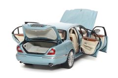 ALMOST-REAL - JAGUAR - XJ6 (X350) 2003
