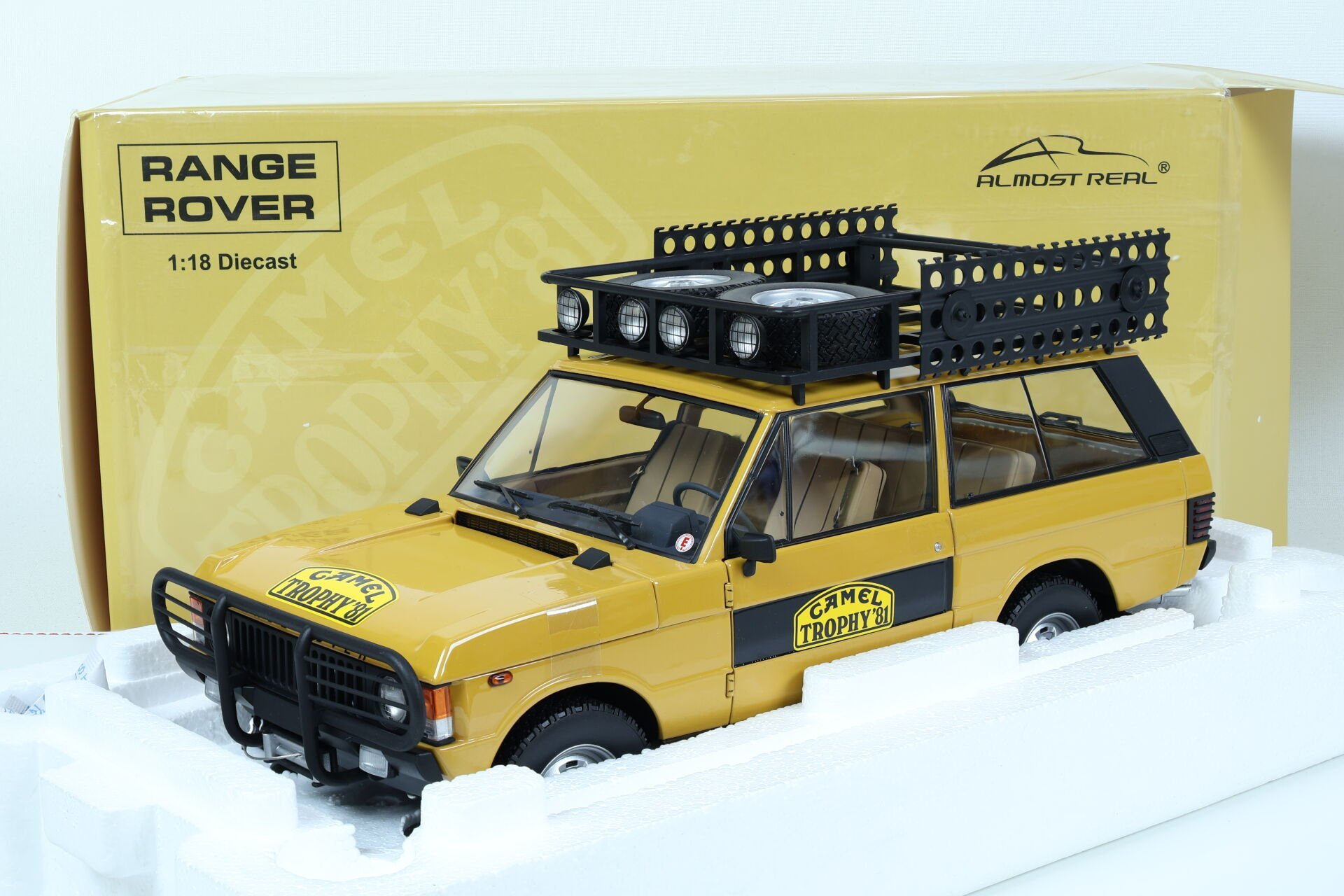 1:18 Almost Real Land Rover Range Rover Camel Trophy Sumatra 1981