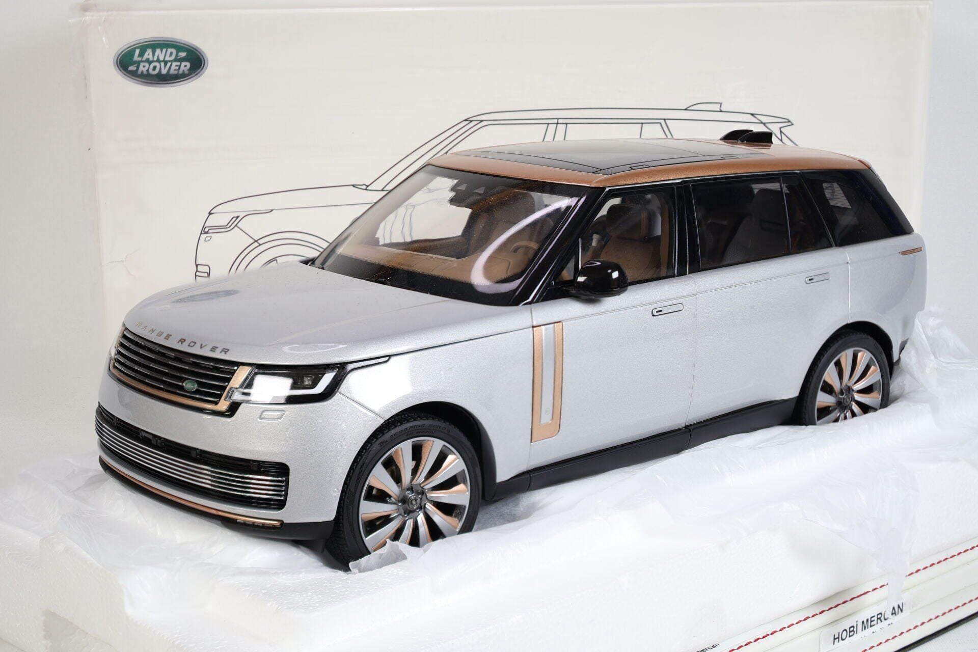 LCD-MODEL - LAND ROVER - RANGE ROVER 2022