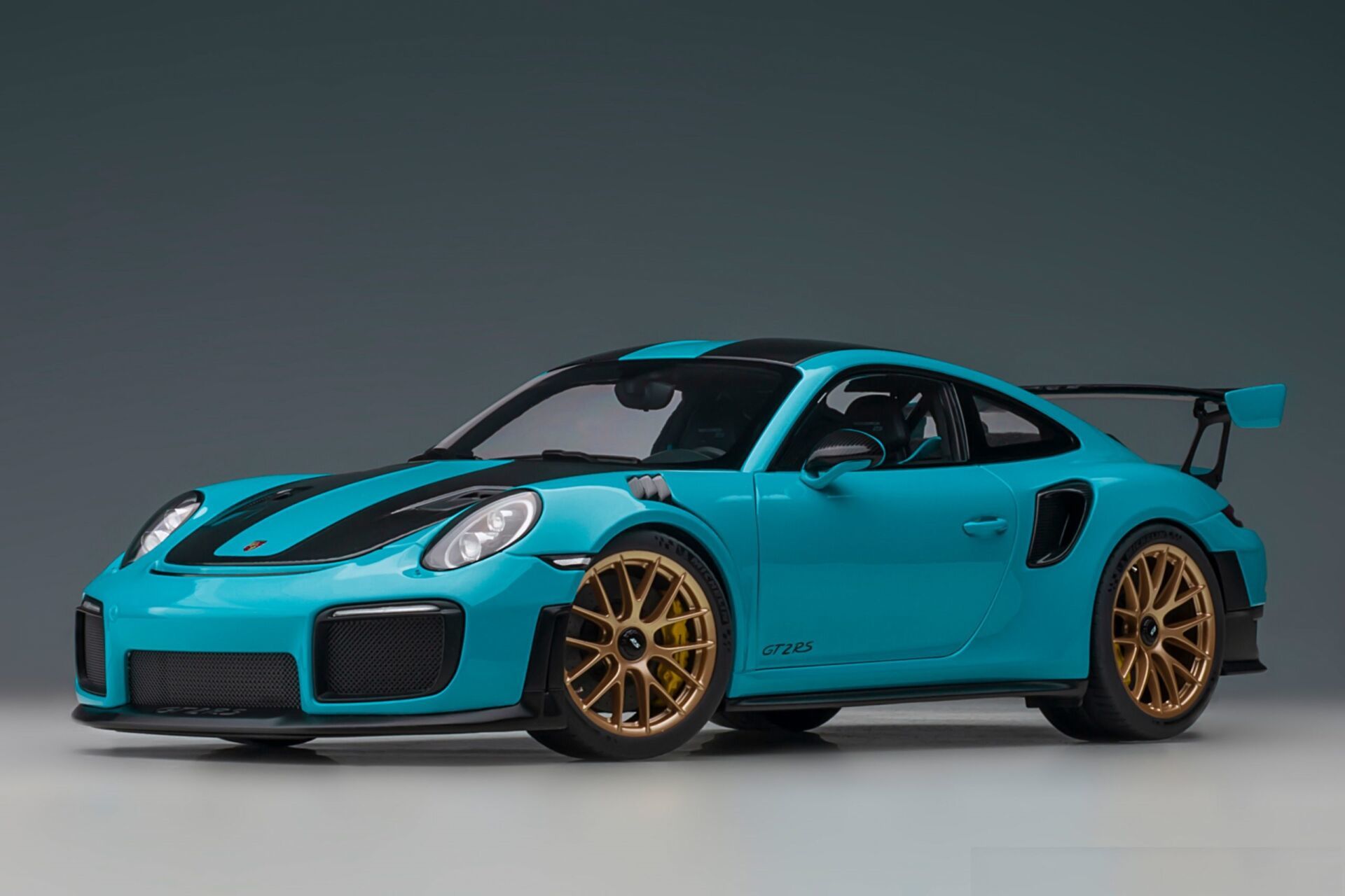 AUTOART PORSCHE 991-2 GT2 RS WEISSACH 2019