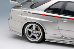 1:18  MAKE UP Nissan Skyline GT-R (BNR34 NISMO R-Tune Version) 2004 Silver / NISMO Stripe [EML135A]