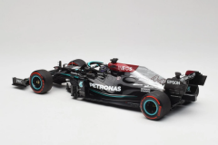 1/18 MINICHAMPS Mercedes W12 100 Poles Spanish GP 2021 Lewis Hamilton - 110210444